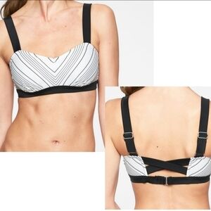 ATHLETA BLACK AND WHITE CHEVRON BIKINI TOP SIZE 32D / DD
